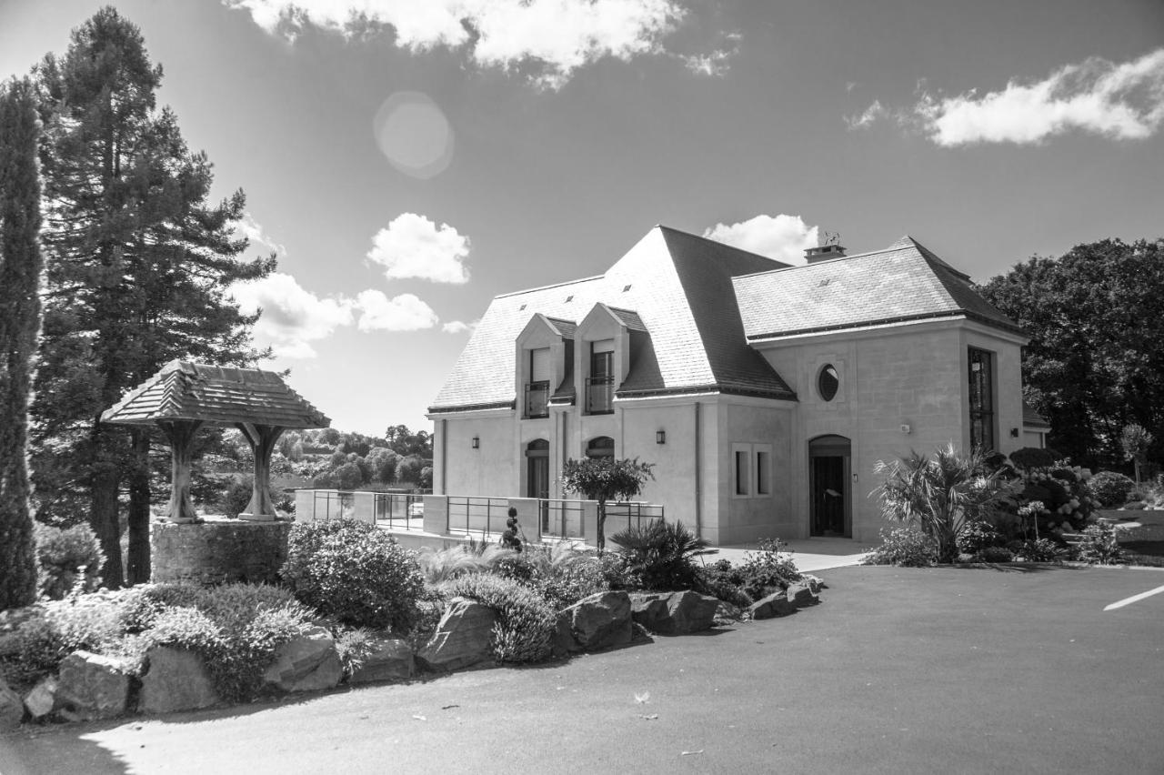 Le Domaine Des Chevaliers De Malte Bed & Breakfast Villedieu-les-Poeles-Rouffigny Bagian luar foto