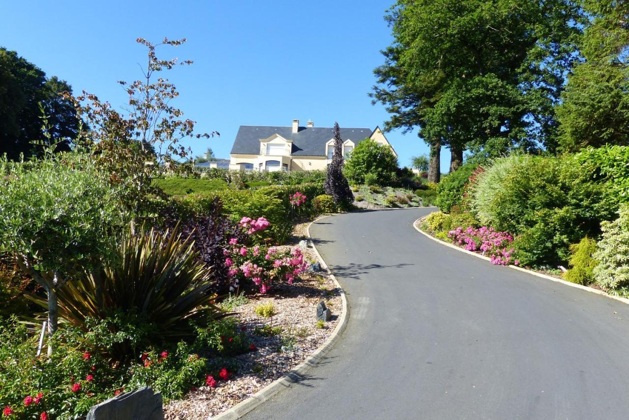 Le Domaine Des Chevaliers De Malte Bed & Breakfast Villedieu-les-Poeles-Rouffigny Bagian luar foto