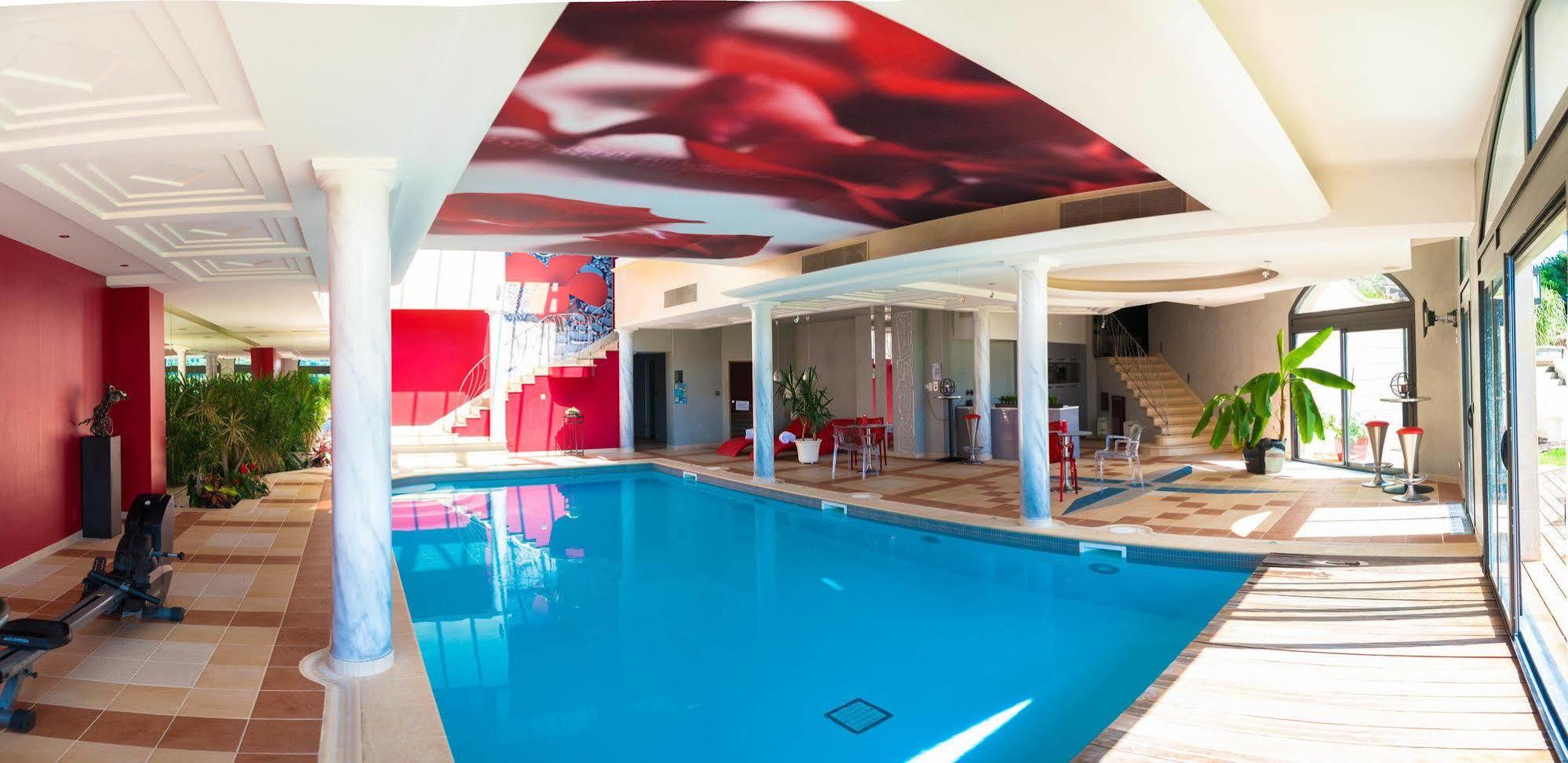 Le Domaine Des Chevaliers De Malte Bed & Breakfast Villedieu-les-Poeles-Rouffigny Bagian luar foto